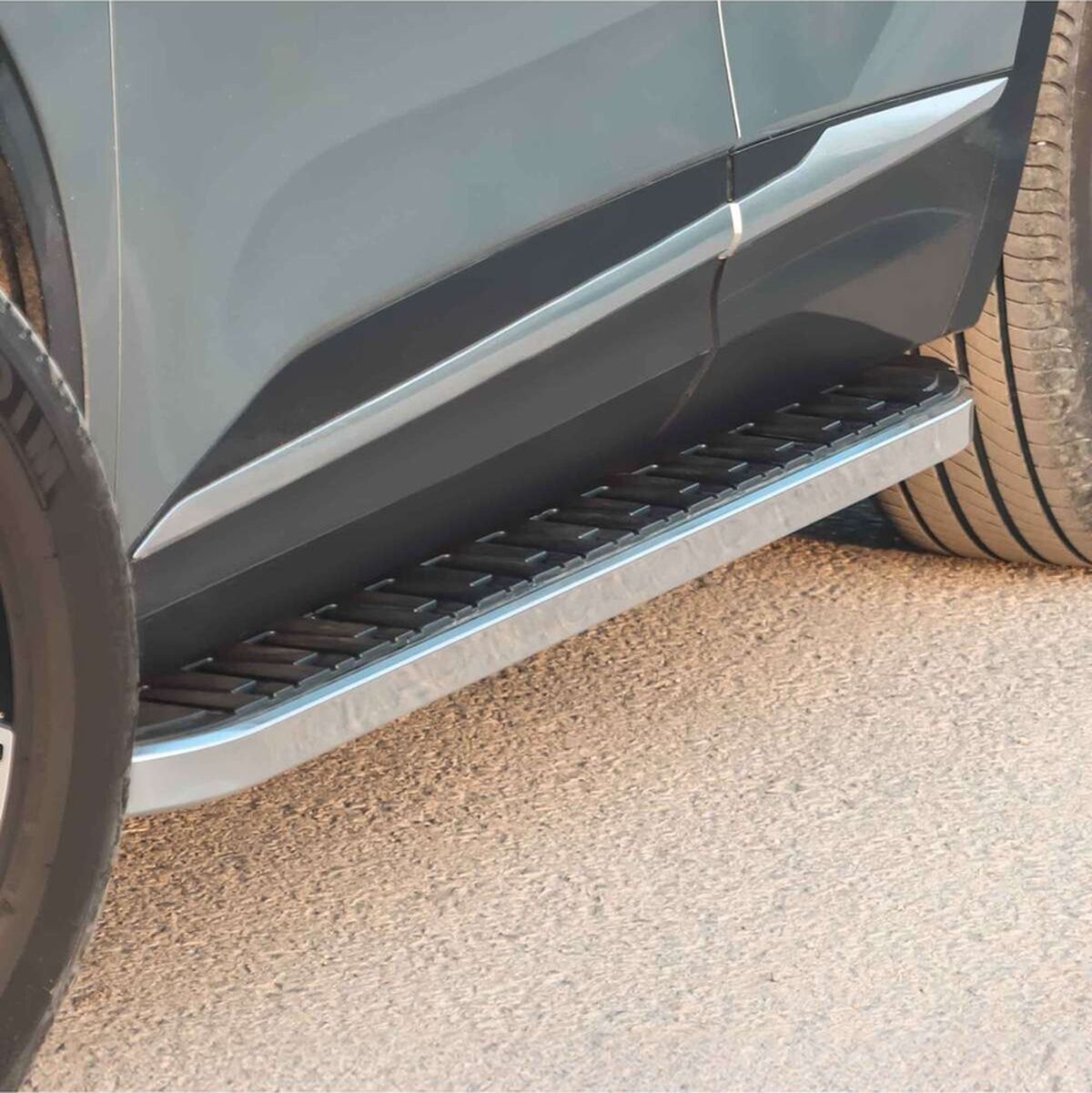 Isuzu D-max 2006-2011 Quantum Gri Yan Basamak Pns02 Aqm4wd