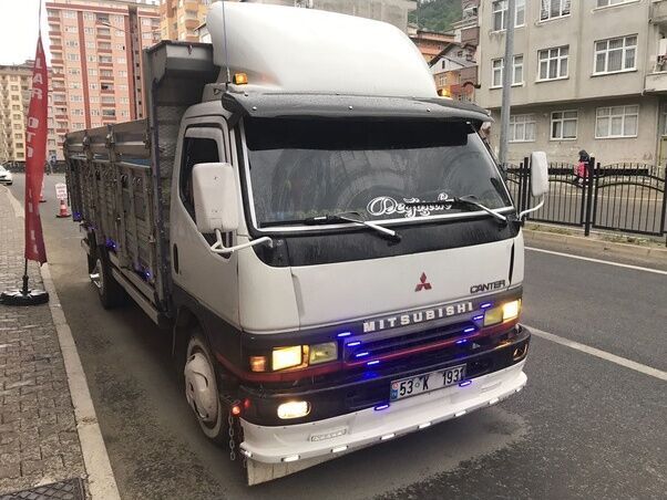 Mitsubishi Canter 635 639 Pleksi Ön Cam Güneşlik/şapka