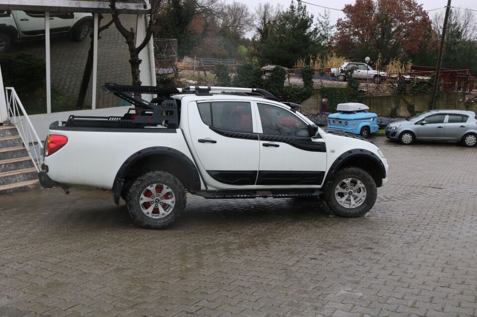 Mitsubishi L200 2007-2015 Yarasa Yan Kapı Kaplama